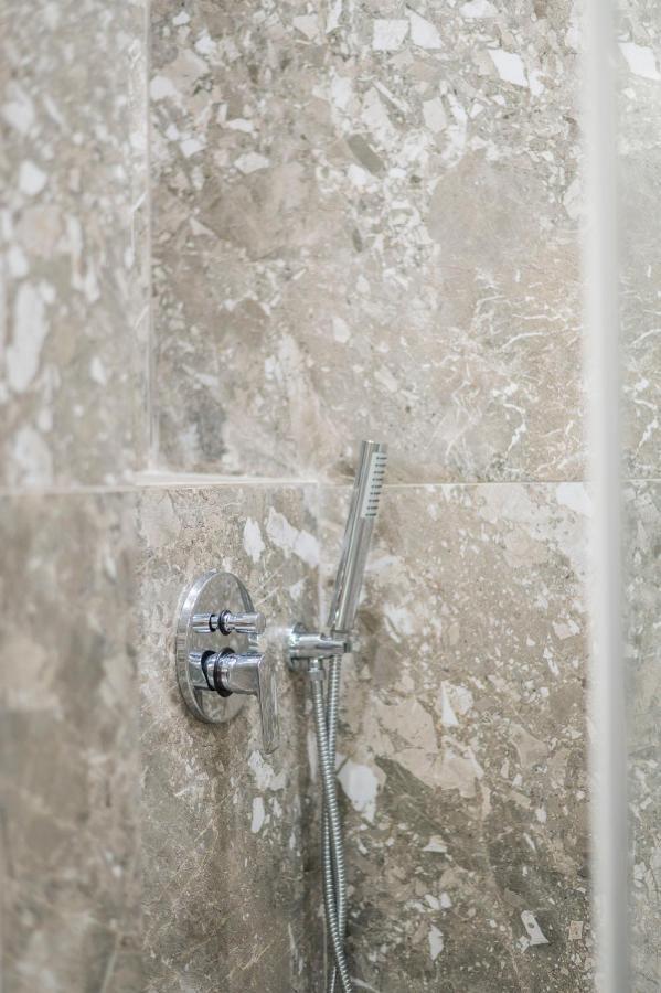 C34 Onyx Stylish Apartament Saloniki